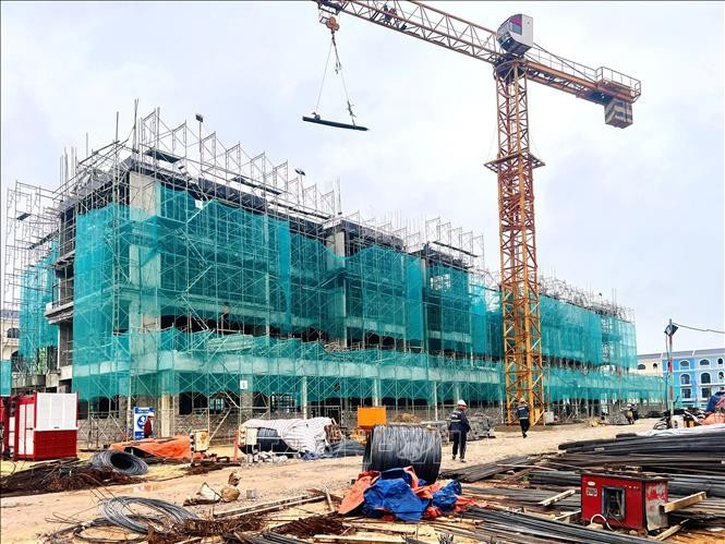 广治省保宁2号社会住房项目正在加快推进，力争于2026年第三季度向客户交付住房。图自越通社