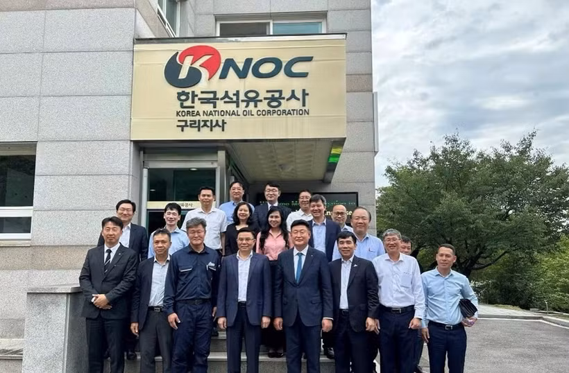 工贸部部长黎孟雄率团造访韩国国家石油公司（KNOC）。图自工贸部