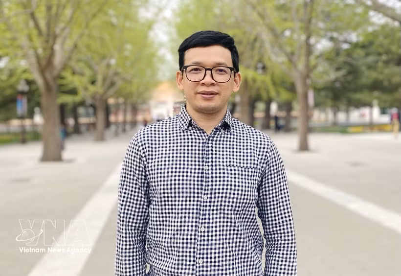 在中国科学院数学与系统科学研究院（AMSS）工作的阮国兴副教授。图自越通社