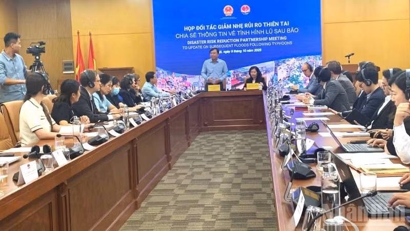 越南农业与环境部副部长阮黄协在会上发言。图自人民报