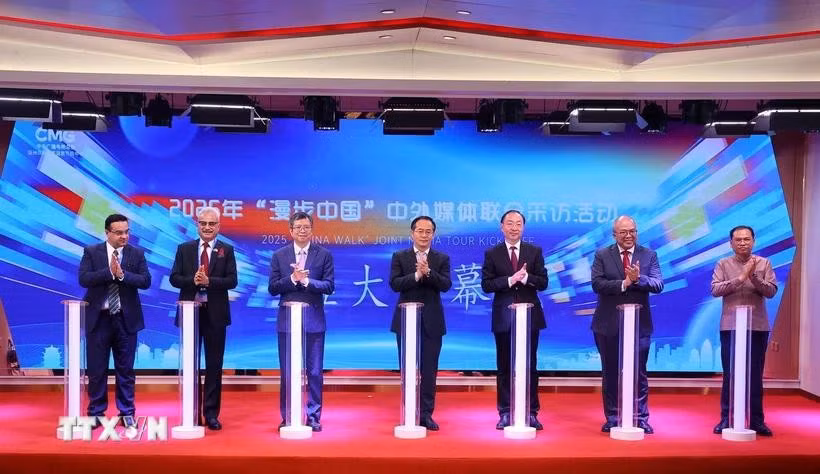 “漫步中国·发现武汉”中外媒体联合采访活动启动仪式。图自越通社