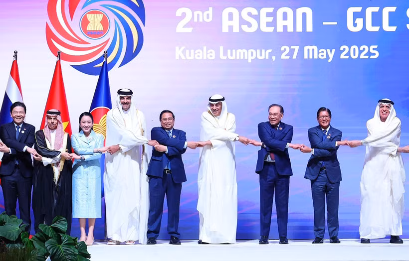 2025年5月27日，越南政府总理范明政与东盟及海湾阿拉伯国家合作委员会（GCC）领导人出席第二次东盟—GCC峰会。海合会由包括科威特在内的6个成员国组成。图自越通社