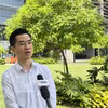 ASTAR先进光学技术部副主任何山松博士接受越通社记者采访。图自越通社。