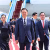 越共中央委员、民族与宗教部长阮廷康在内排国际机场（河内）迎接泰王国总理阿努廷。图自越通社