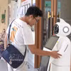 AI机器人有助于减轻公职人员在前端咨询环节的工作压力，同时为民众创造熟悉人工智能在公共服务中应用的条件。图自越通社