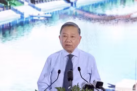 越共中央总书记、国家主席苏林出席北兴海水利系统升级、现代化改造和改善水环境项目开工仪式并发表指导讲话。图自越通社