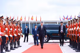 越南政府总理黎明兴及越南高级代表团离开首都金边，圆满结束对柬埔寨王国进行的正式访问。图自越通社