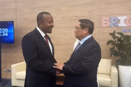 越南政府总理范明政与埃塞俄比亚总理阿比·艾哈迈德·阿里于2024年10月在俄罗斯会晤。图自越通社