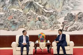越南驻华大使范青平访问中国广西壮族自治区，并会见中共中央委员、广西壮族自治区党委书记陈刚。图自越通社