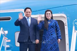 越南政府总理范明政和夫人以及越南高级代表团启程对三国进行访问。图自越通社