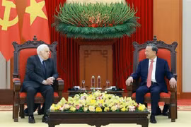 越共中央总书记苏林会见美国联邦快递集团创始人兼首席执行官弗雷德·史密斯。图自越通社