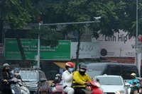 交通监控摄像头系统不仅提升了交通违法行为的发现和处理效率，同时增强交通参与者的守法意识。图自越通社