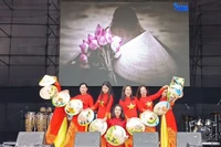 越南代表团的表演节目。图自越通社