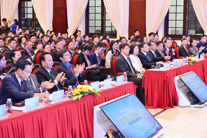 vna-potal-le-khai-mac-chuong-trinh-gap-go-huu-nghi-thanh-nien-viet-nam-trung-quoc-lan-thu-24-nam-2025-7970398.jpg