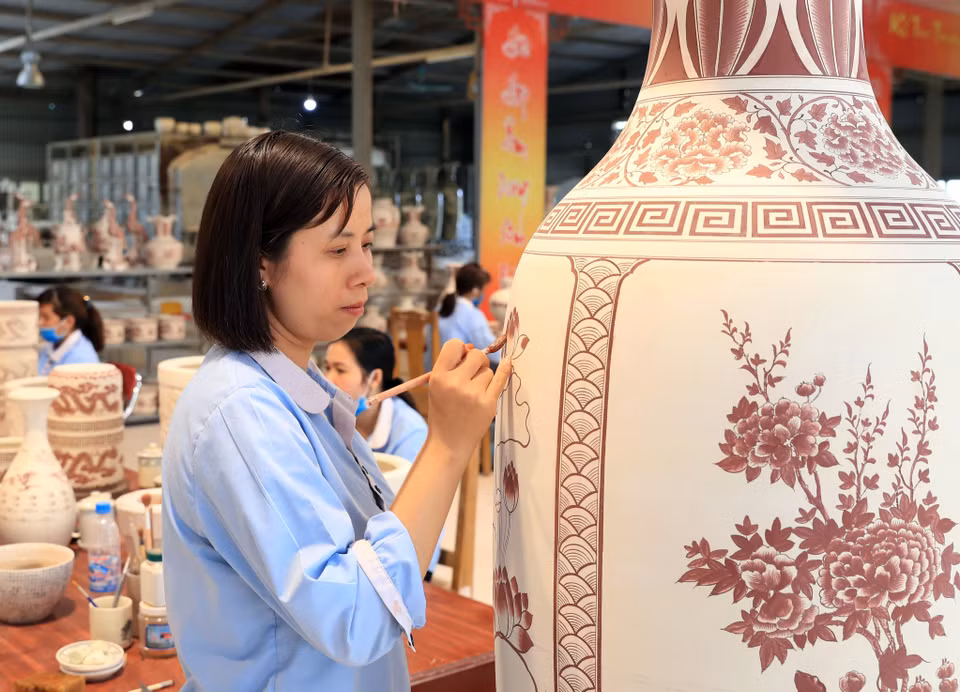 除了国内市场之外，舟逗陶瓷产品还畅销欧洲、美洲、亚洲等。越通社记者 统一 摄