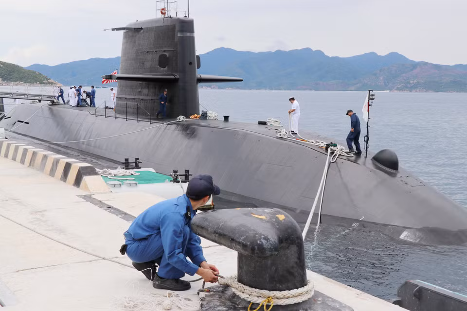 日本海上自卫队的潜舰黑潮停靠庆和省金兰湾国际港。越通社记者 先明 摄