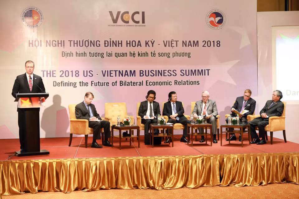 9月10日，越南工商会同美国驻越工商会（AMCHAM）在河内联合举行2018年越美工商峰会。图自越通社