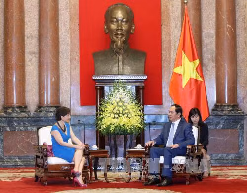 越南国家主席陈大光会见意大利驻越南大使册茨丽阿 • 皮乔尼。