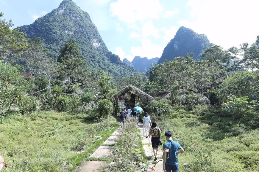 谅山省北山县战胜乡欢忠村生态旅游区颇受游客的喜爱。图自越通社
