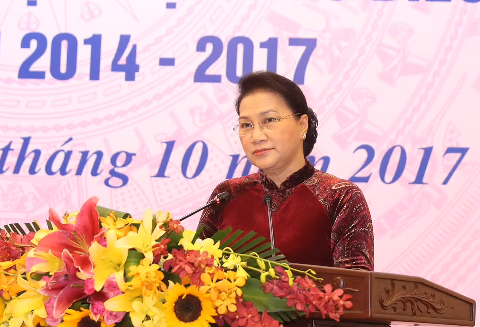 国会主席阮氏金银在表彰会上发表讲话（图片来源：越通社）