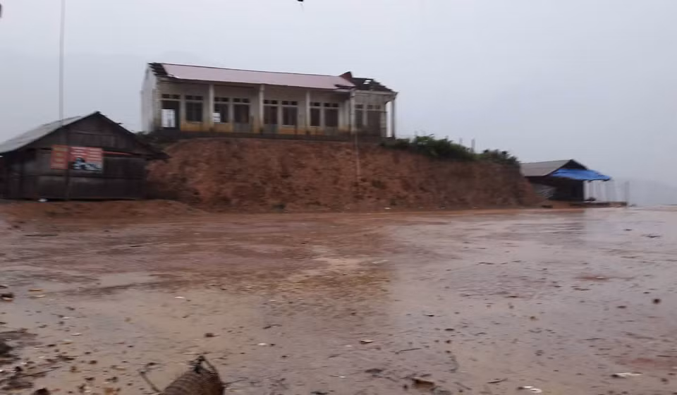 连日来越南多地遭遇暴雨洪水灾害造成重大人员和财产损失。（图片来源：越通社）