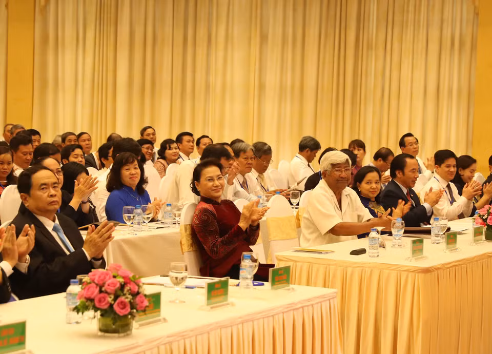 国会主席阮氏金银出席表彰会（图片来源：越通社）