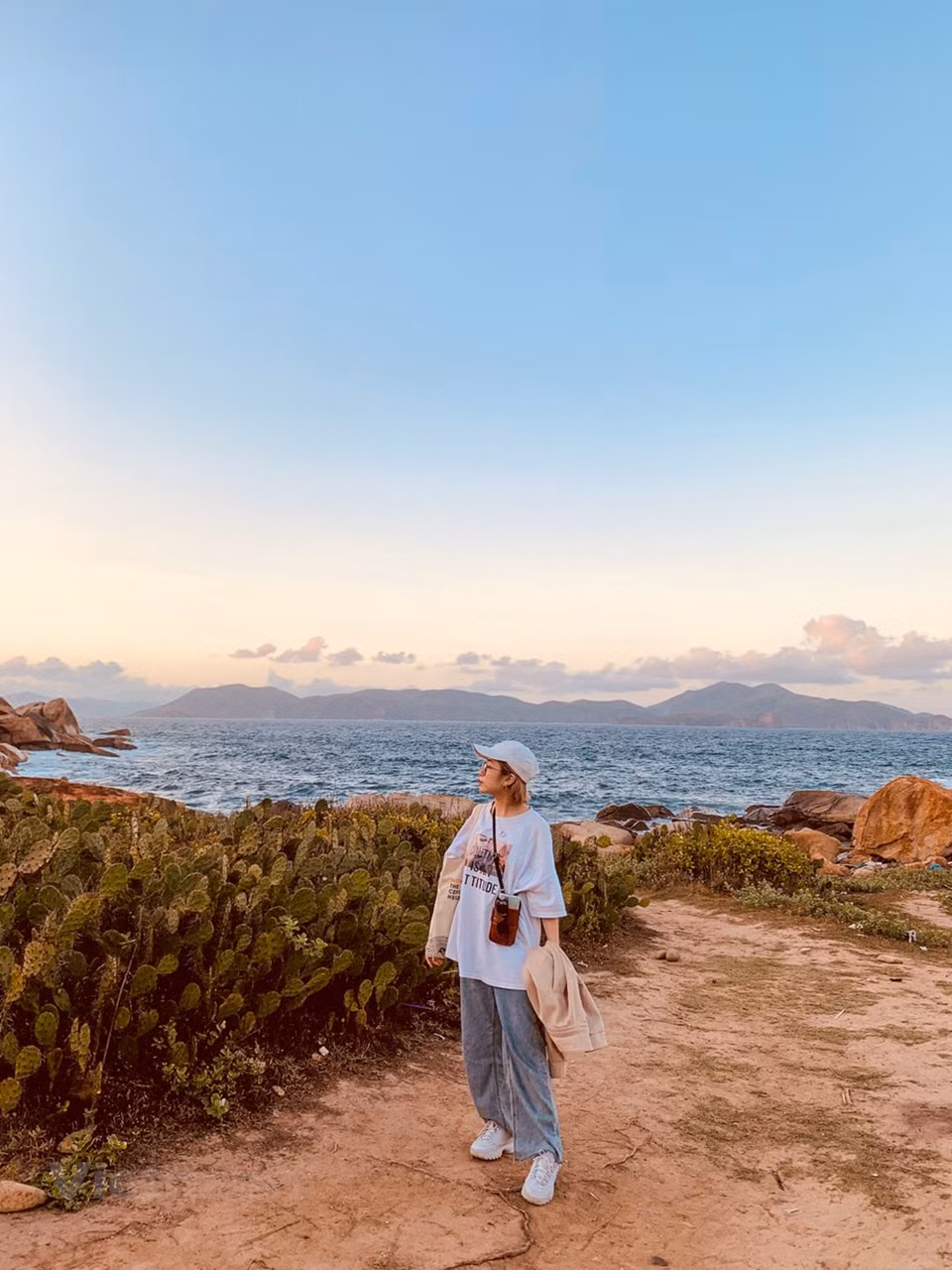 曾经赴富安省旅游的俄罗斯游客马约诺娃(Mayorova Natalia)表示对当地美味菜肴比较较感兴趣。这里海鲜又便宜又好吃。2018年，富安省接待游客量达160万人次，其中国际游客量达4.10万多人次，比往年大大增加。许多游客表示一定会重返富安旅游。图片来源：Vietnam+