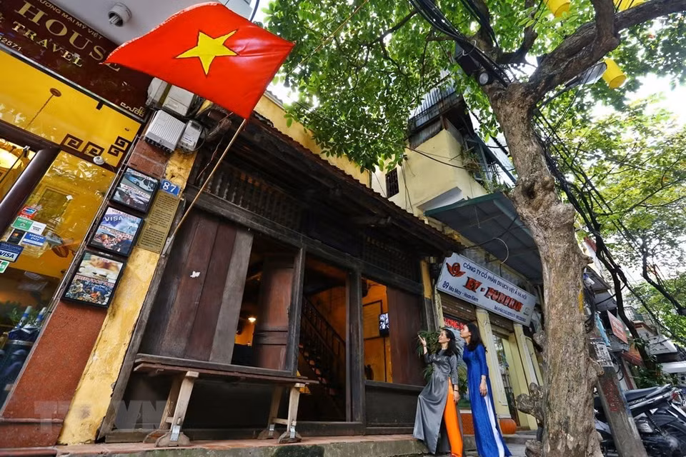 马梅街87号遗产屋是富有古河内建筑风格的古宅。其于十九世纪末建设，占地面积157.6平方米，长达28平方米，宽度达5米。2004年2月16日马云街87号古宅被越南文化体育与旅游部公认为国家级遗产。图片来源：越通社