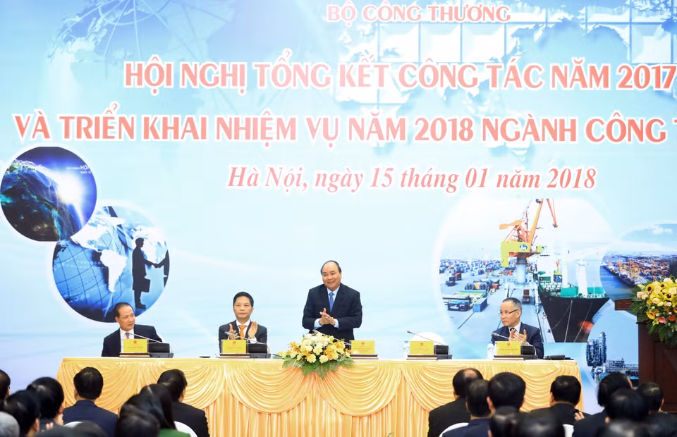 政府总理阮春福出席越南工贸部2017年度工作总结暨2018年度任务计划部署会议。越通社记者统一 摄