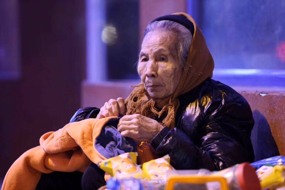 在寒冷天气中的无家可归者。越通社记者 仲达 摄