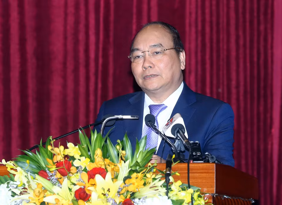 越南政府总理阮春福在会议上发言。越通社记者 统一 摄