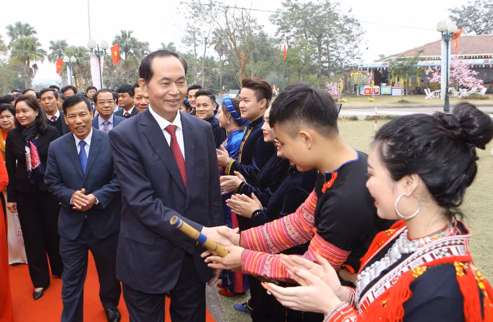 国家主席陈大光代表党、国家领导人出席2018戊戌年春节“祖国各地春色节”。越通社记者 尹晋 摄