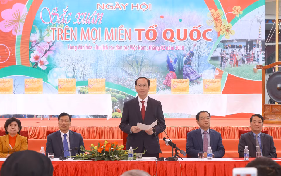 国家主席陈大光代表党、国家领导人出席2018戊戌年春节“祖国各地春色节”。越通社记者 尹晋 摄