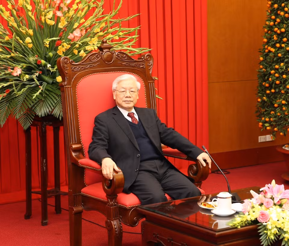 越共中央总书记阮富仲2月23日在党中央总部会见前来拜年的东盟9国驻越大使与代办。越通社记者 智勇 摄