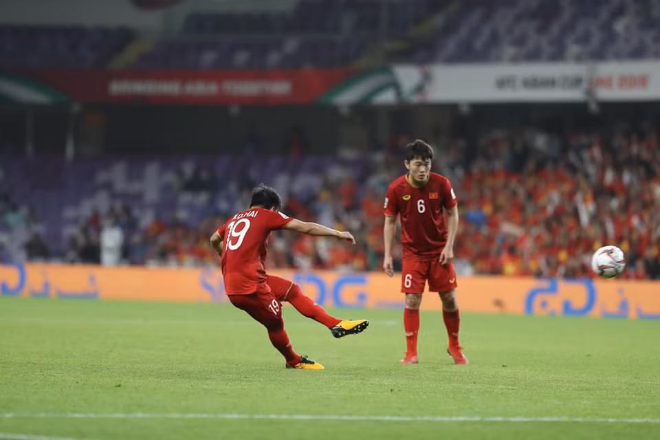 阮光海在距离球门20米处直接任意球攻门。图自AFC