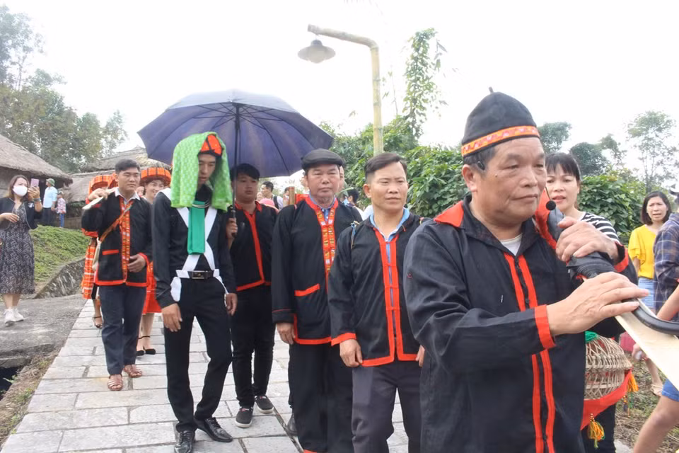 迎亲仪式富有浓郁的民族文化特色。图自 越通社