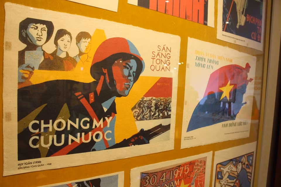 该宣传画展所展示的作品均是曾经与越南民族和战士们的劳动生产生活和斗争事业息息相连，其充分反映越南国家和越南民族的重要历史事件。宣传画不仅拥有较高的审美、教育和宣传等价值，而且对于广大人民群众来说，宣传画还颇具吸引力和说服力。图自 Vietnam+