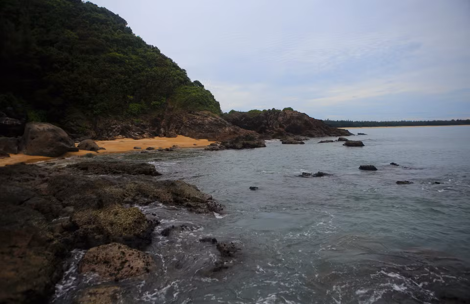 含龙海礁原始美。越通社记者 胡球 摄