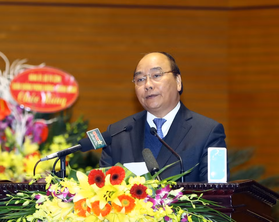 阮春福在仪式上发表讲话。越通社记者 统一 摄