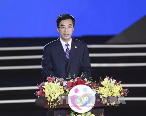 中国共青团中央书记处第一书记秦宜智在闭幕式上发表（图片来源：越通社）