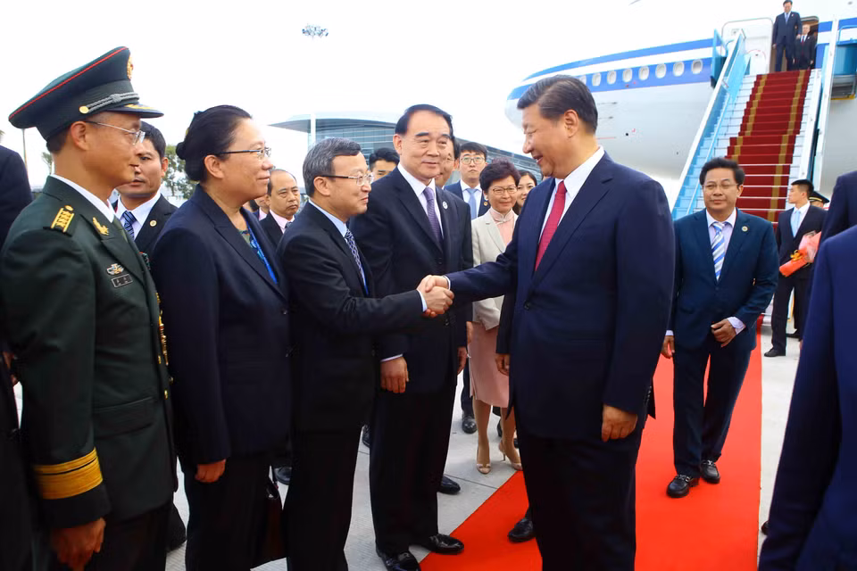 中共中央总书记、国家主席习近平抵达越南岘港国际机场。（图片来源：越通社）