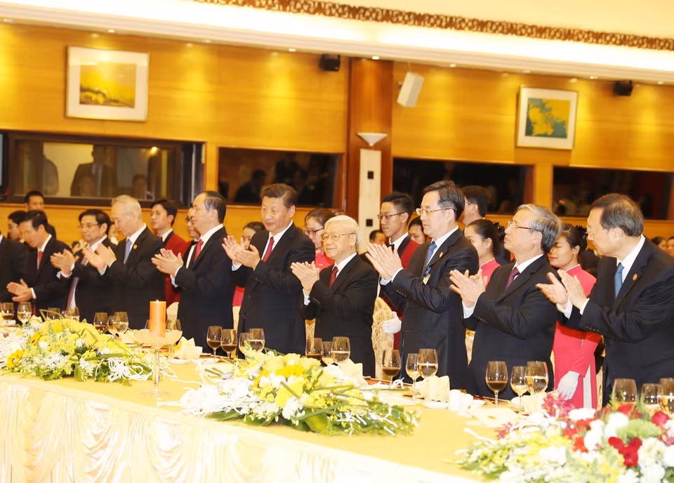 阮富仲和陈大光设宴招待中共中央总书记、国家主席习近平。（图片来源：越通社）