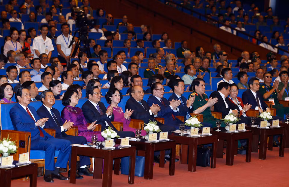 越南政府总理阮春福出席全国模范伤残军人表彰大会。图自越通社