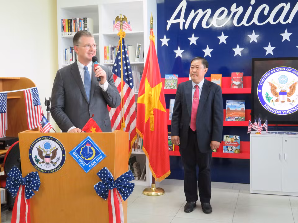美国驻越南大使丹尼尔•克里滕布林克发表讲话。越通社记者 映雪 摄