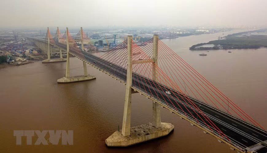 白藤桥是河内-广宁高速公路的重要交通枢纽，完善了北部地区沿海地区高速公路系统。 图自越通社