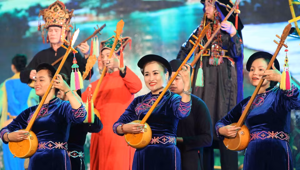 对越南岱、侬、傣等民族来说，天曲既是一种信仰文化形式，又是一种富有特色的民间音乐类型。图自 越通社