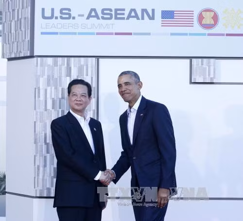  美国总统奥巴马迎接阮晋勇总理。（图片来源：越通社）
