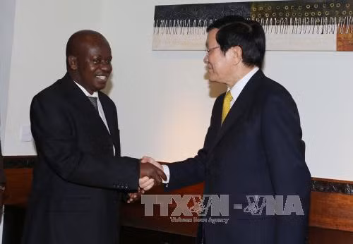 越南国家主席会见了坦桑尼亚国民议会议长恩杜加伊。（图片来源：越通社）