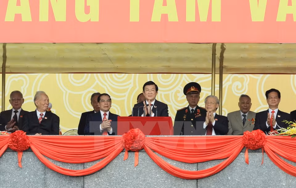 出席庆典的党和国家领导人。（图片来源：越通社）