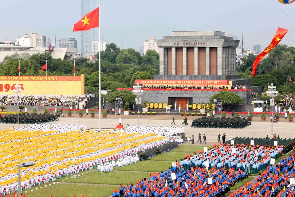 在巴亭广场举行的盛大阅兵和游行活动。（图片来源：越通社） （完）